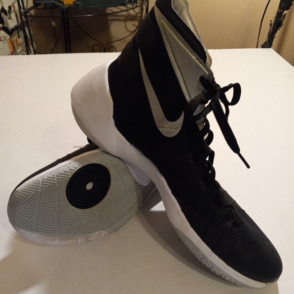 Nike 2015 HYPERDUNK Black/silver. US15 - Picture 1 of 6